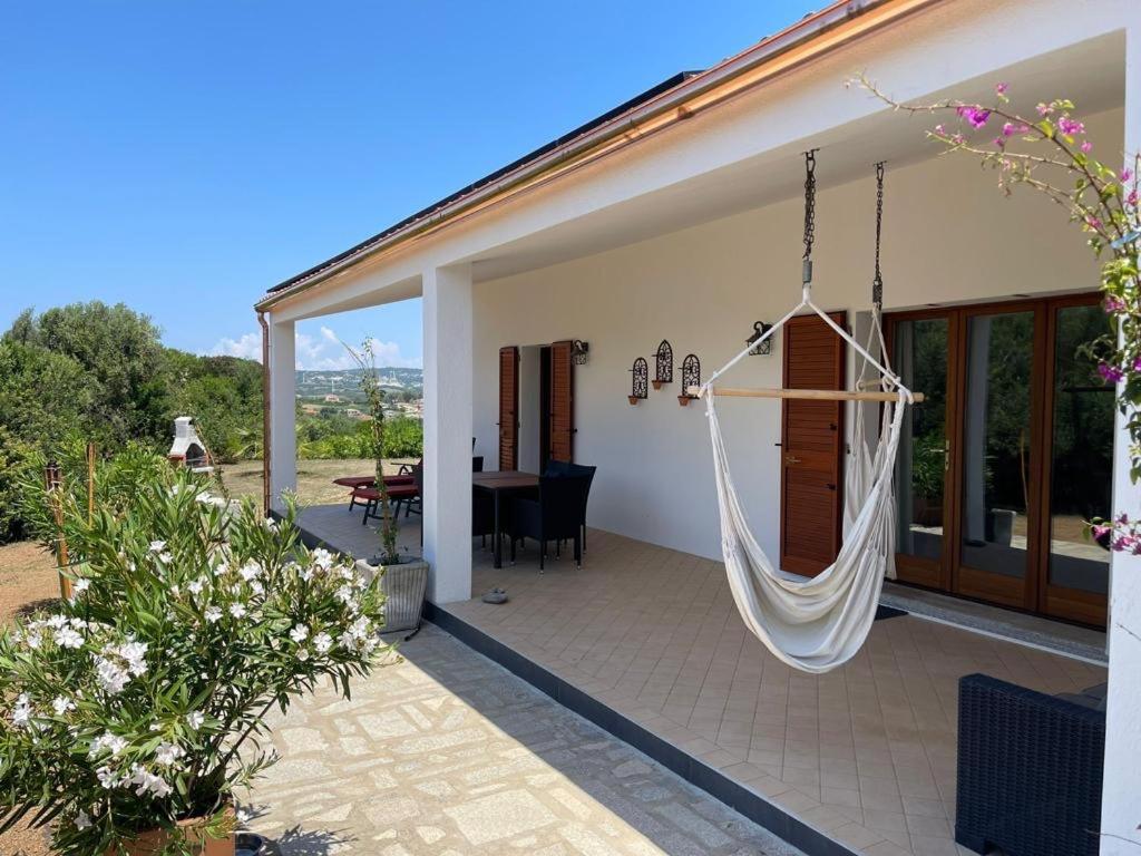 La Piana Holiday House Bassacutena 外观 照片