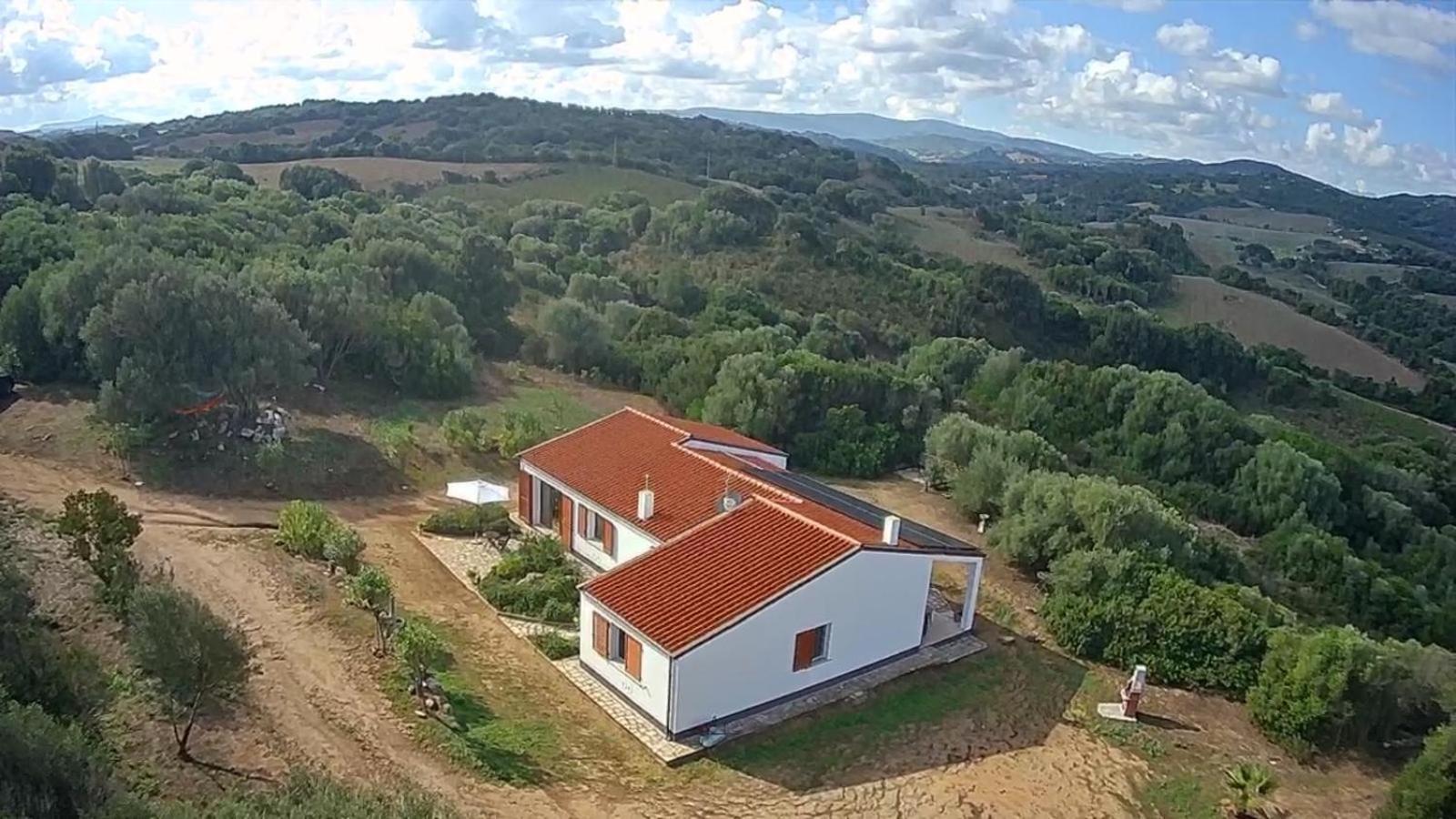 La Piana Holiday House Bassacutena 外观 照片