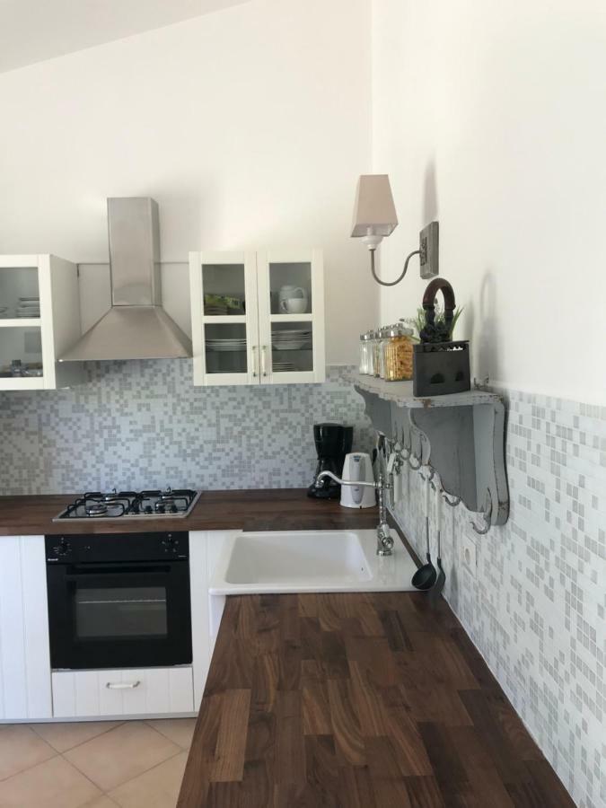 La Piana Holiday House Bassacutena 外观 照片