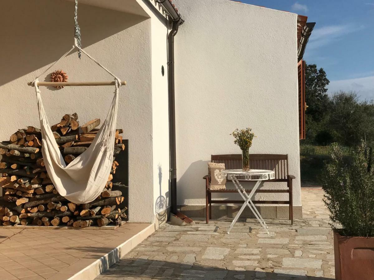 La Piana Holiday House Bassacutena 外观 照片